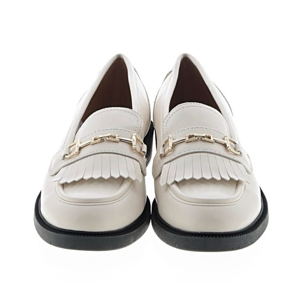 Unisa Cream Loafers with Gold Accent never worn 9.5 9 1/2